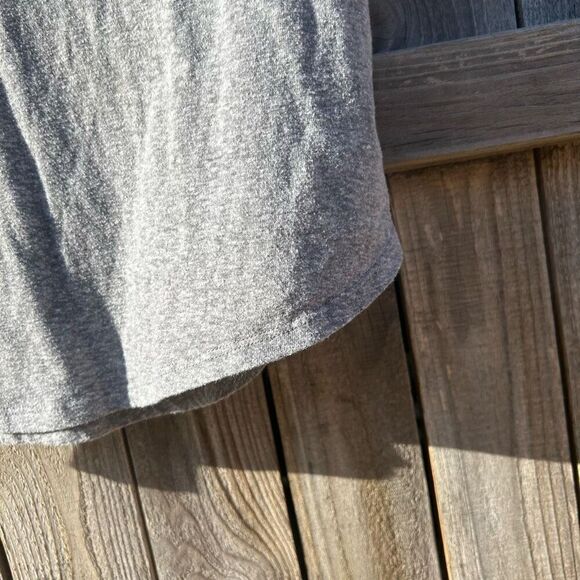 Hollister tshirt short sleeve elephant gem design size large - Picture 6 of 7